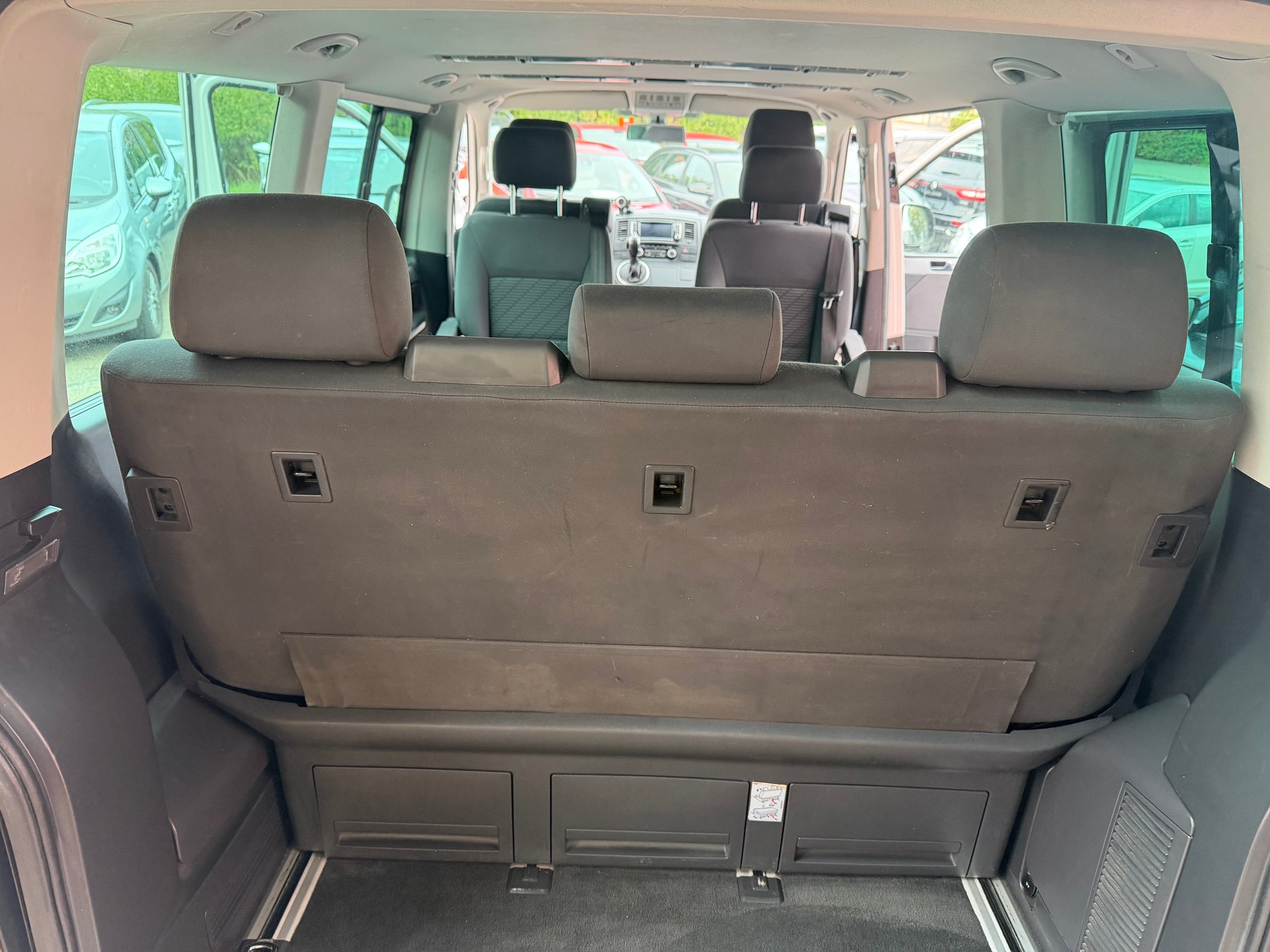 VW T5 Multivan 2.0 TDI CR Comfortline DSG-image-11
