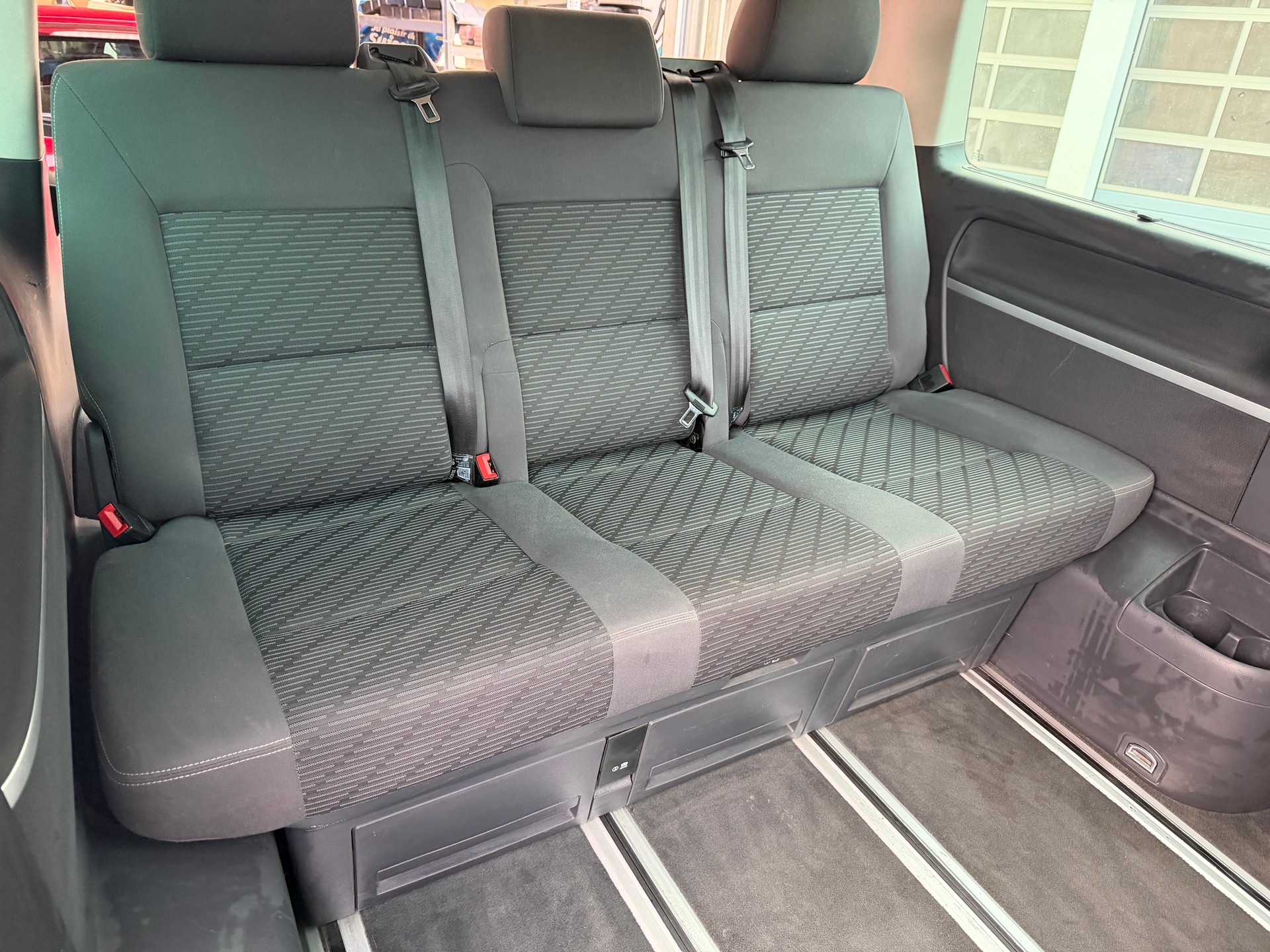 VW T5 Multivan 2.0 TDI CR Comfortline DSG-image-13