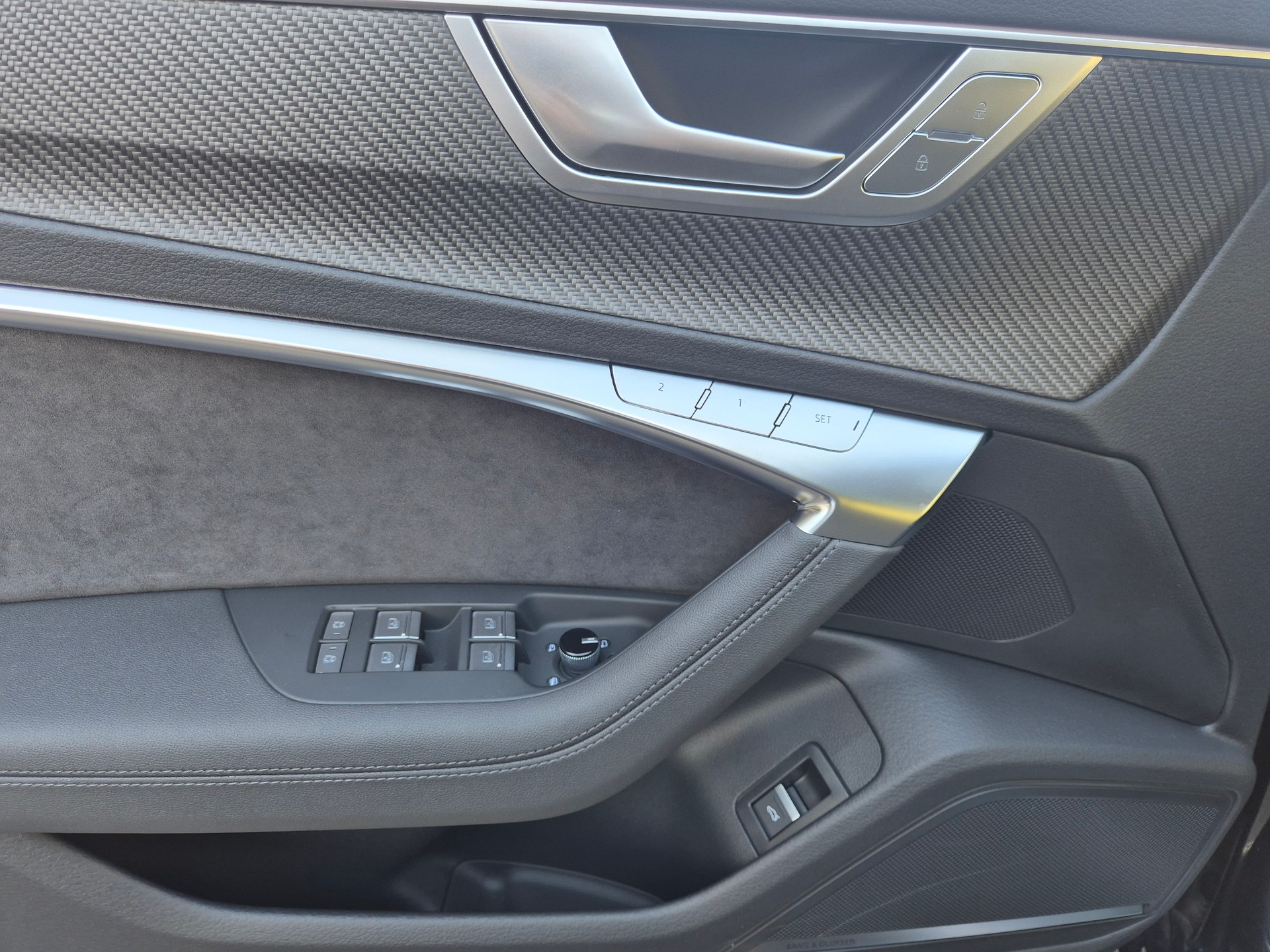 AUDI RS6 Avant 4.0 TFSI V8 quattro-image-16
