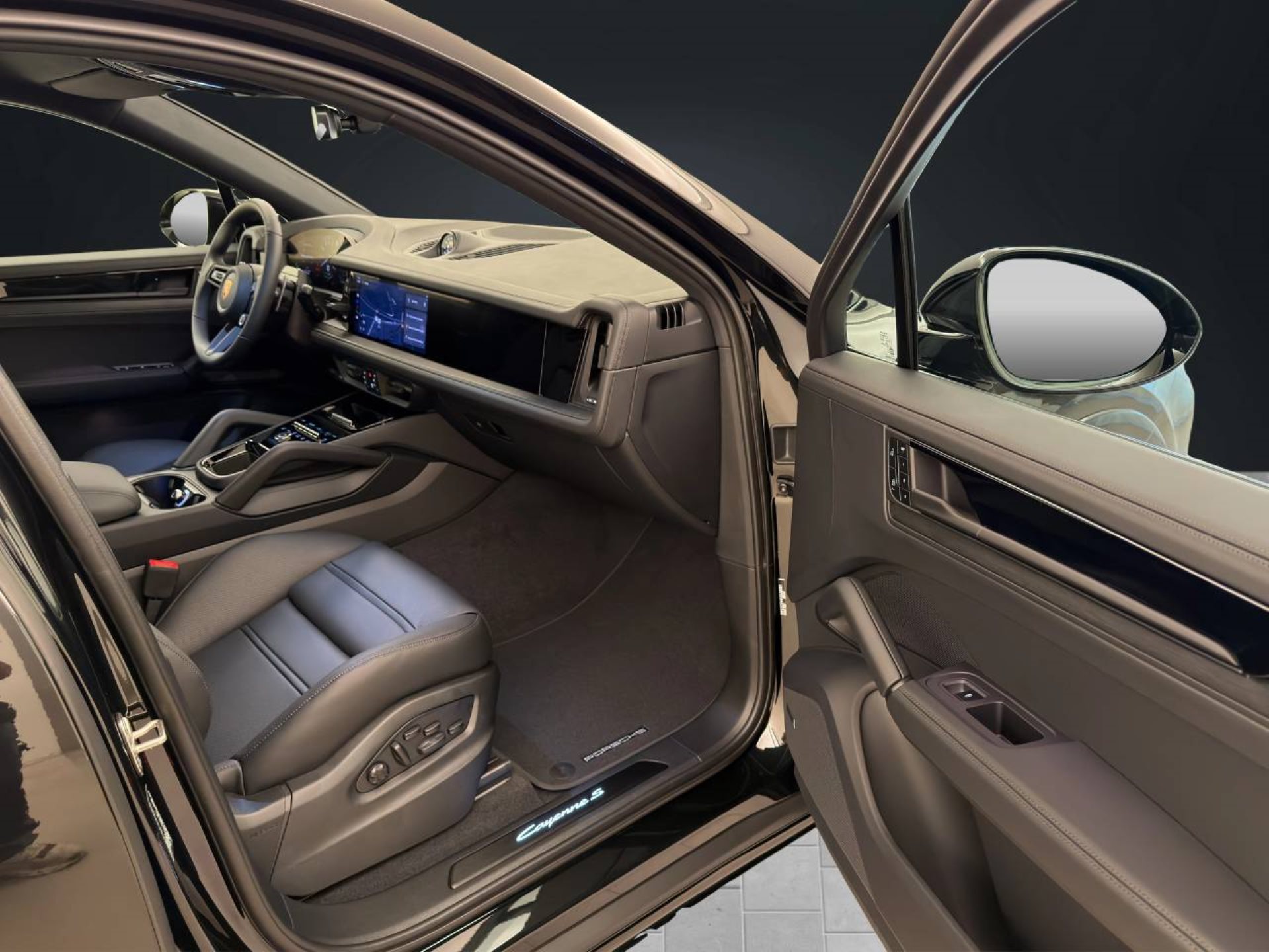 PORSCHE Cayenne S E-Hybrid Coupé Black Edition-image-18