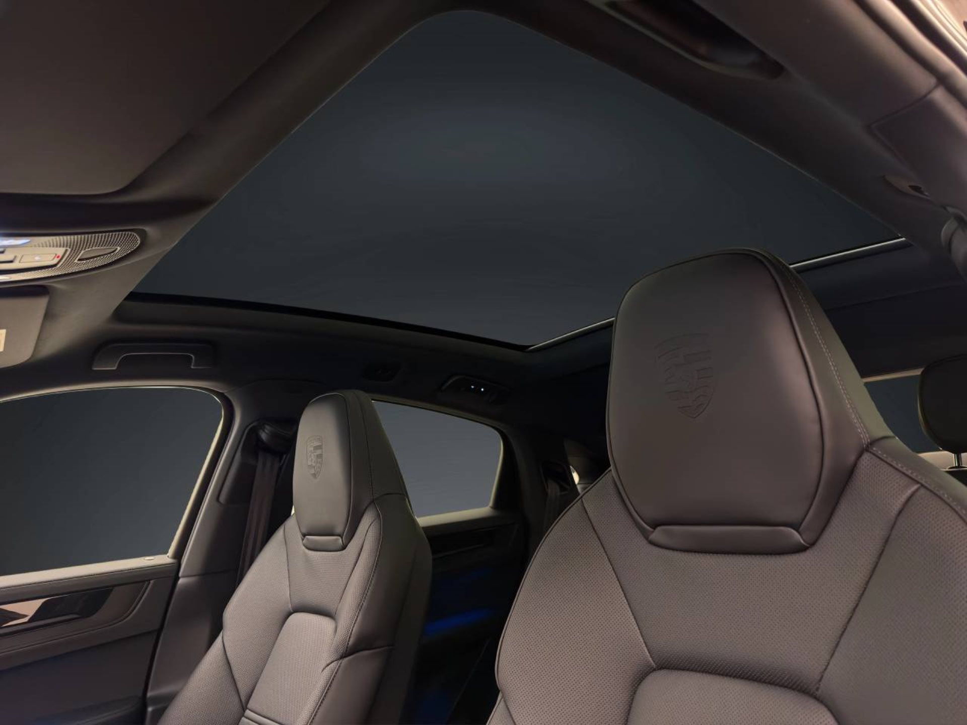 PORSCHE Cayenne S E-Hybrid Coupé Black Edition-image-16