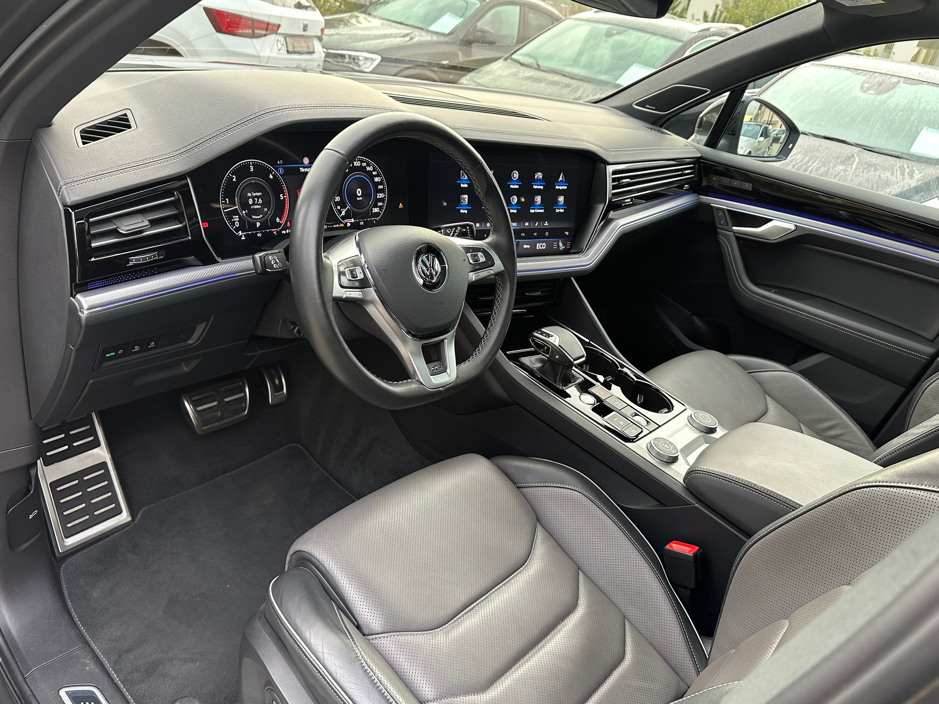 VW Touareg 4.0 V8 TDI R-Line Tiptronic-image-9