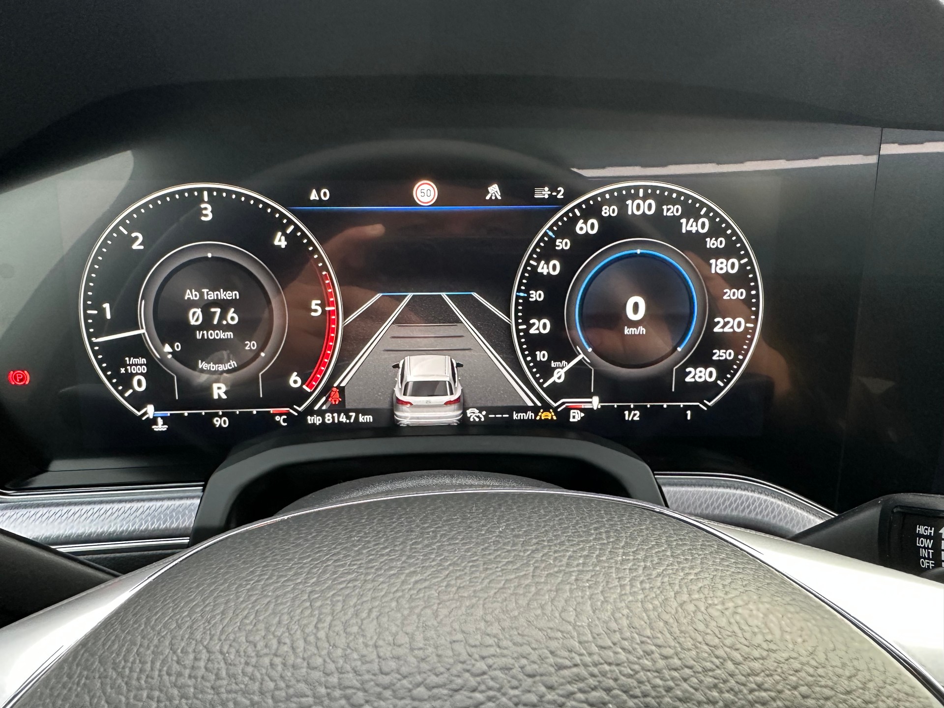 VW Touareg 4.0 V8 TDI R-Line Tiptronic-image-22