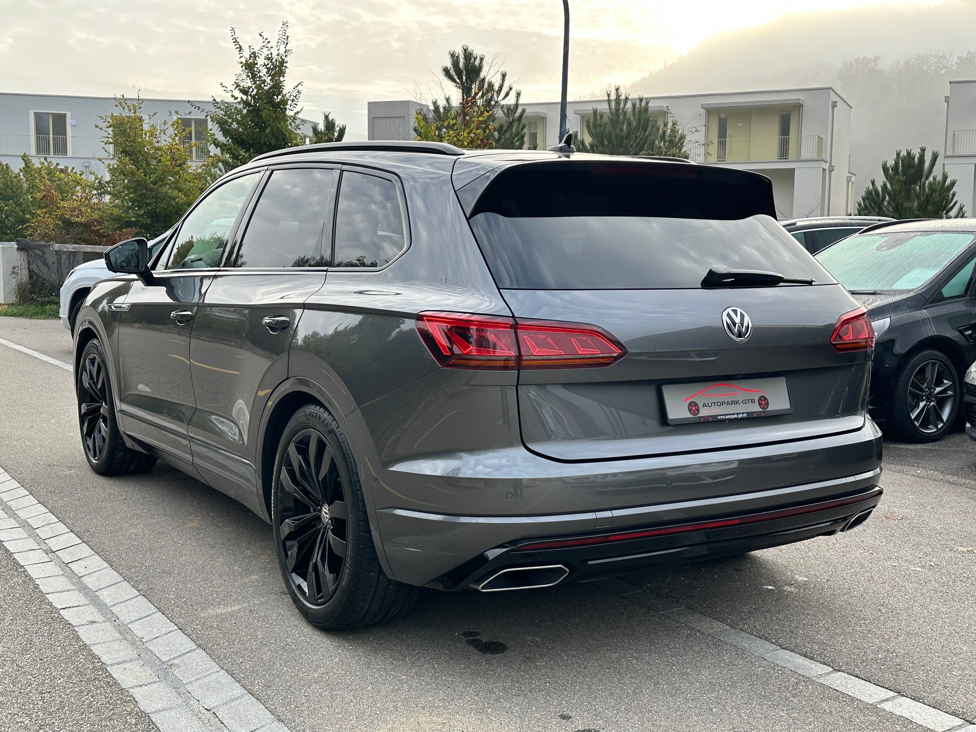 VW Touareg 4.0 V8 TDI R-Line Tiptronic-image-7