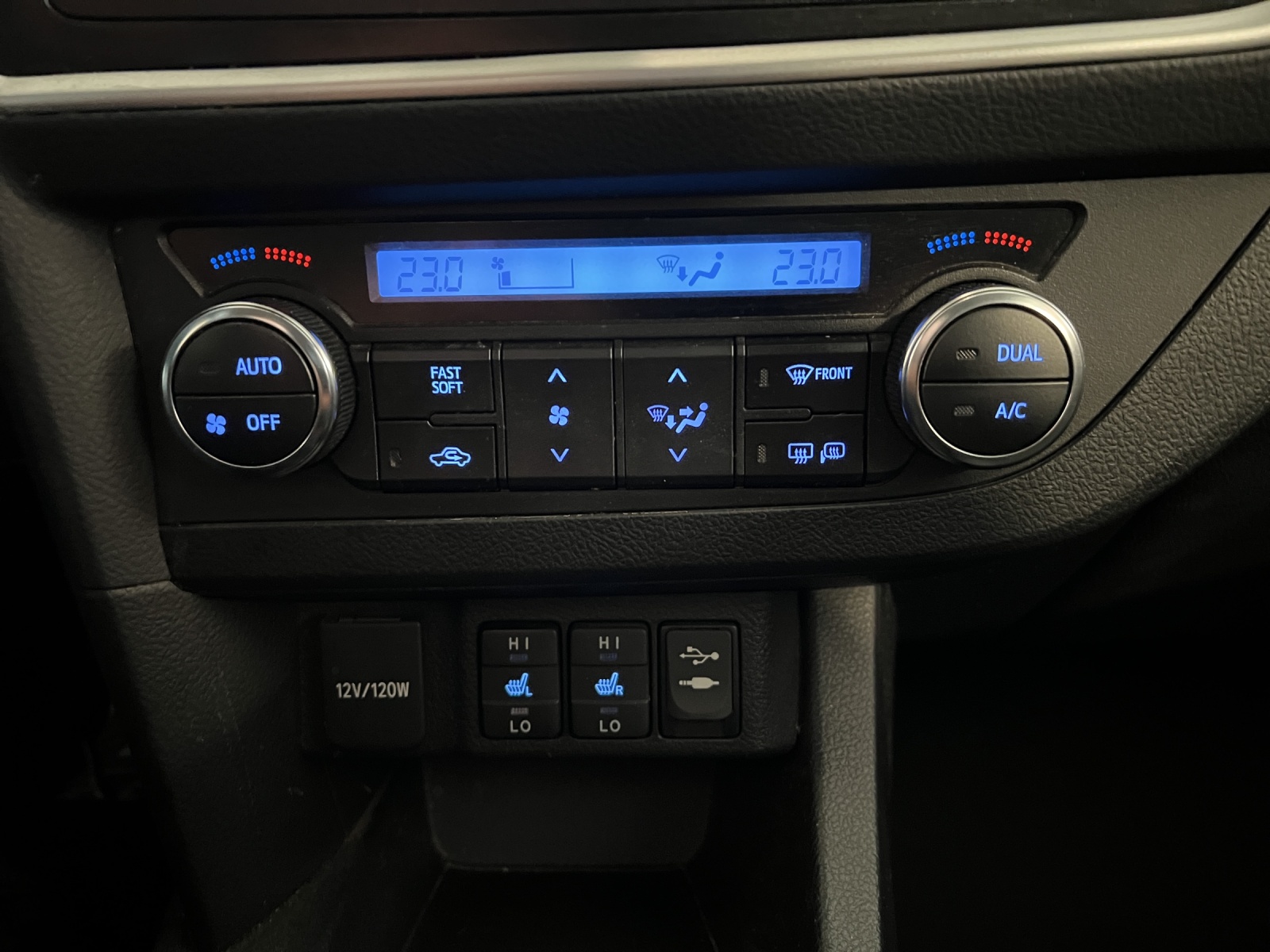 TOYOTA Auris 2.0 D-4D Sol-image-12
