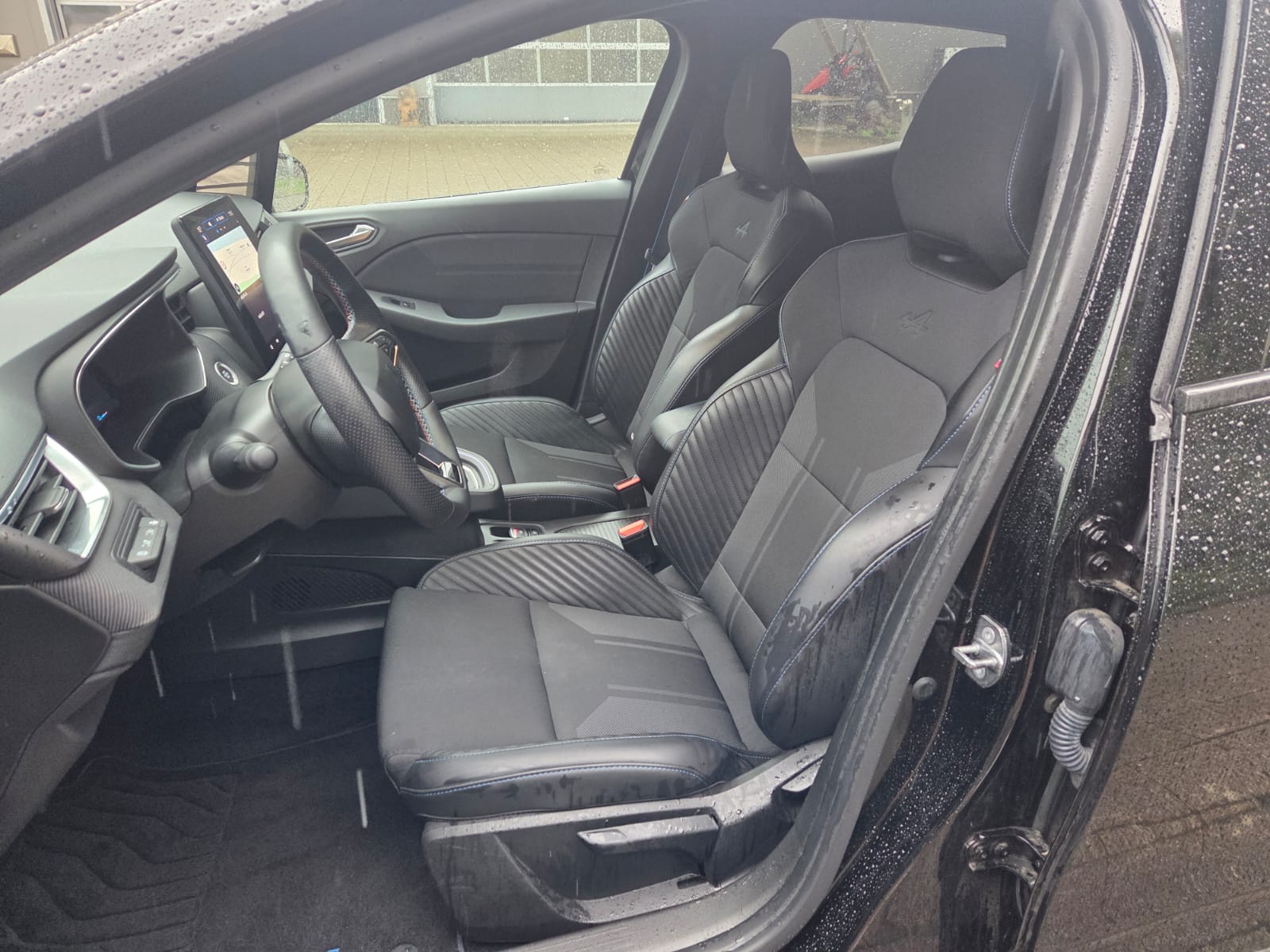 RENAULT Clio 1.6 E-Tech Esprit Alpine-image-11