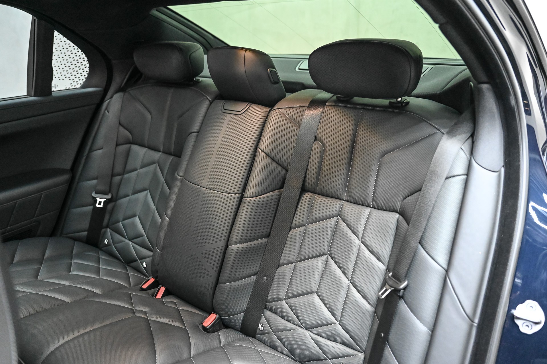 BMW M760e xDrive-image-29