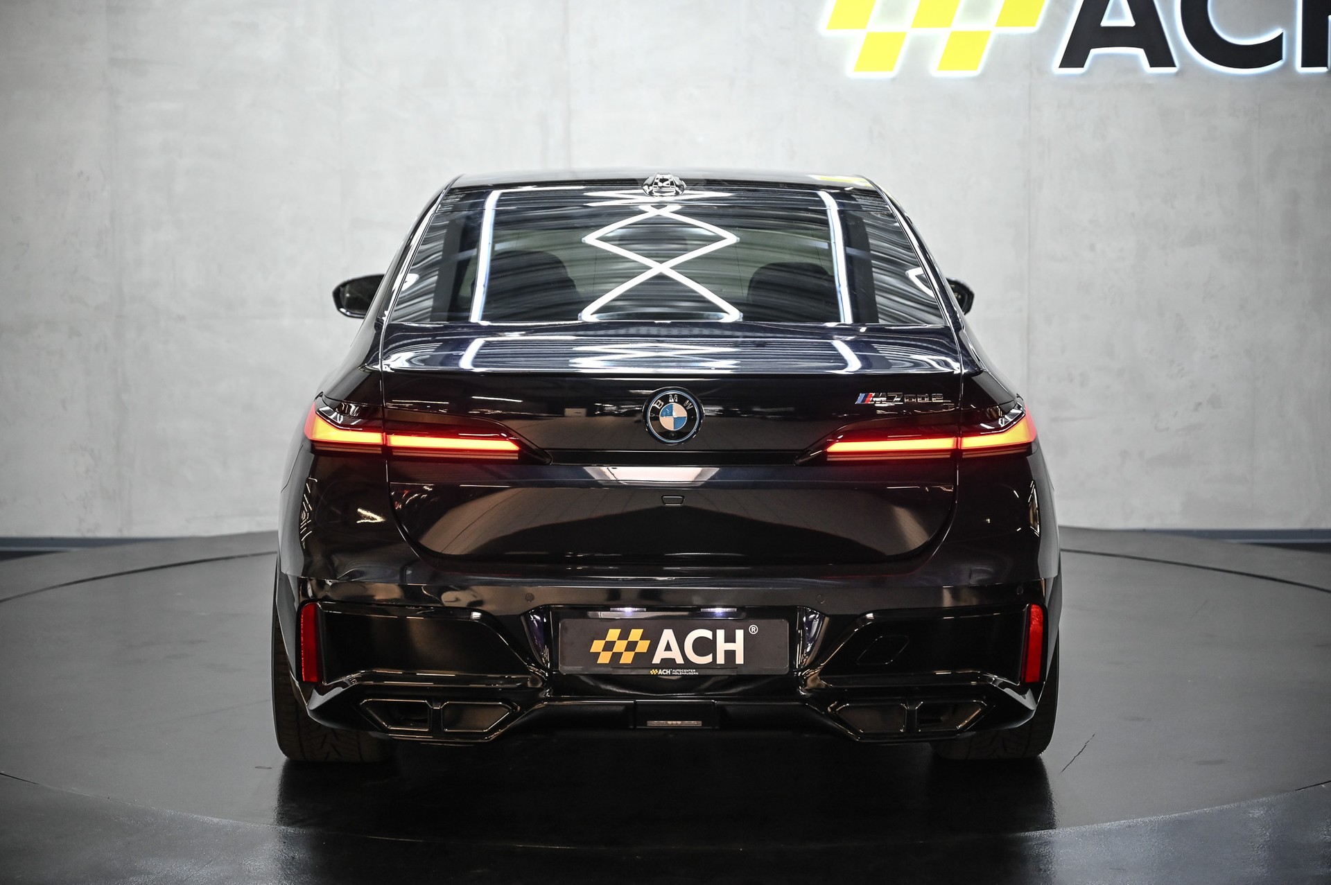 BMW M760e xDrive-image-7