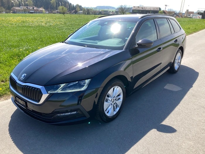 SKODA Octavia Combi 2.0 TDI DSG Ambition-image-0