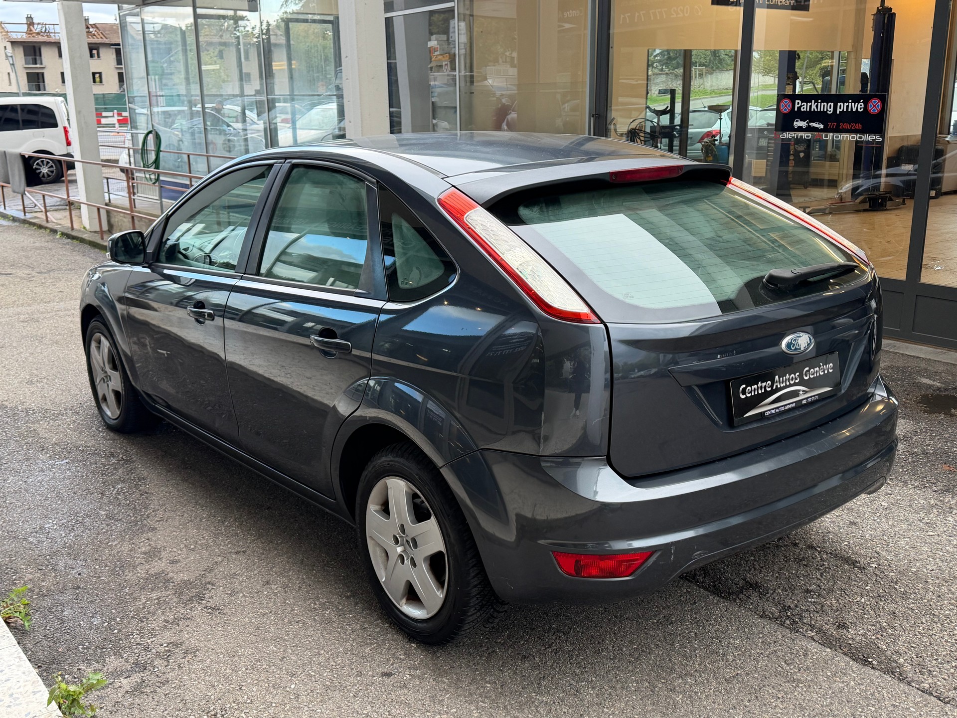 FORD Focus 1.6 TDCi Ambiente-image-3