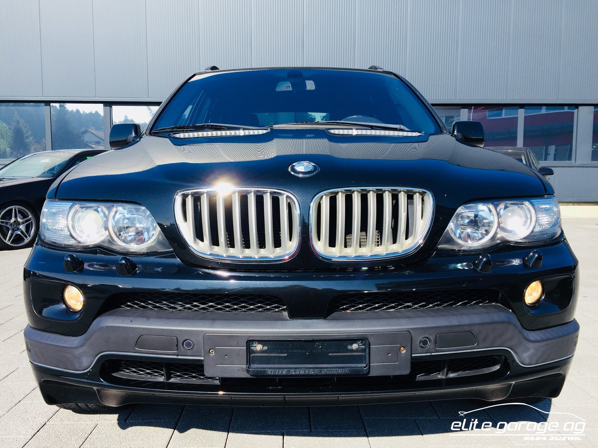 BMW X5 4.8is-image-1