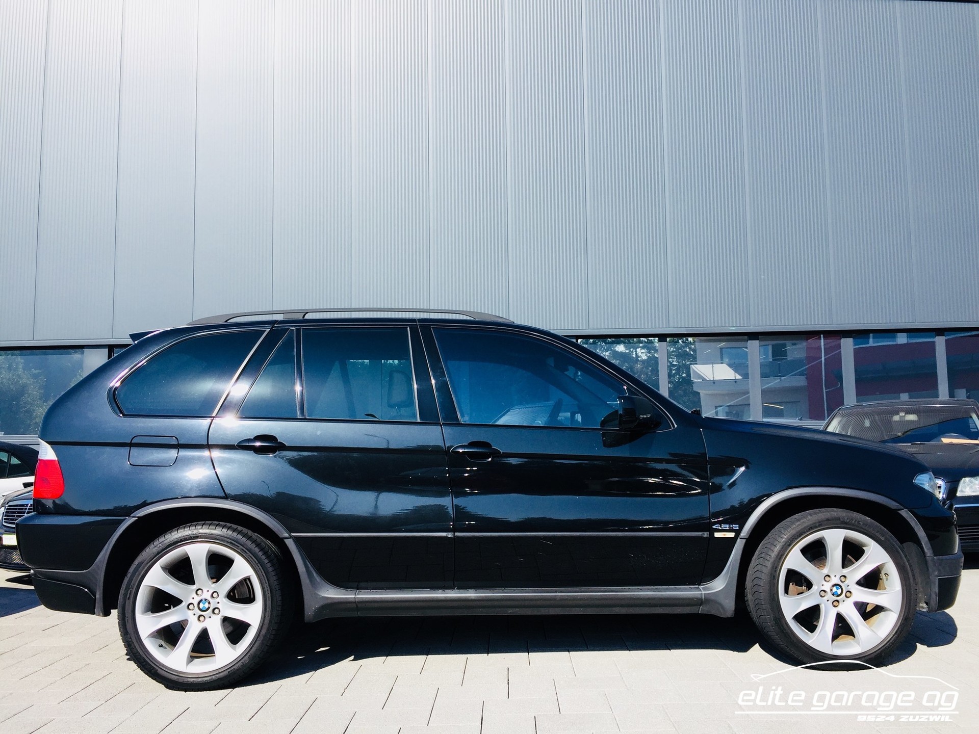 BMW X5 4.8is-image-3