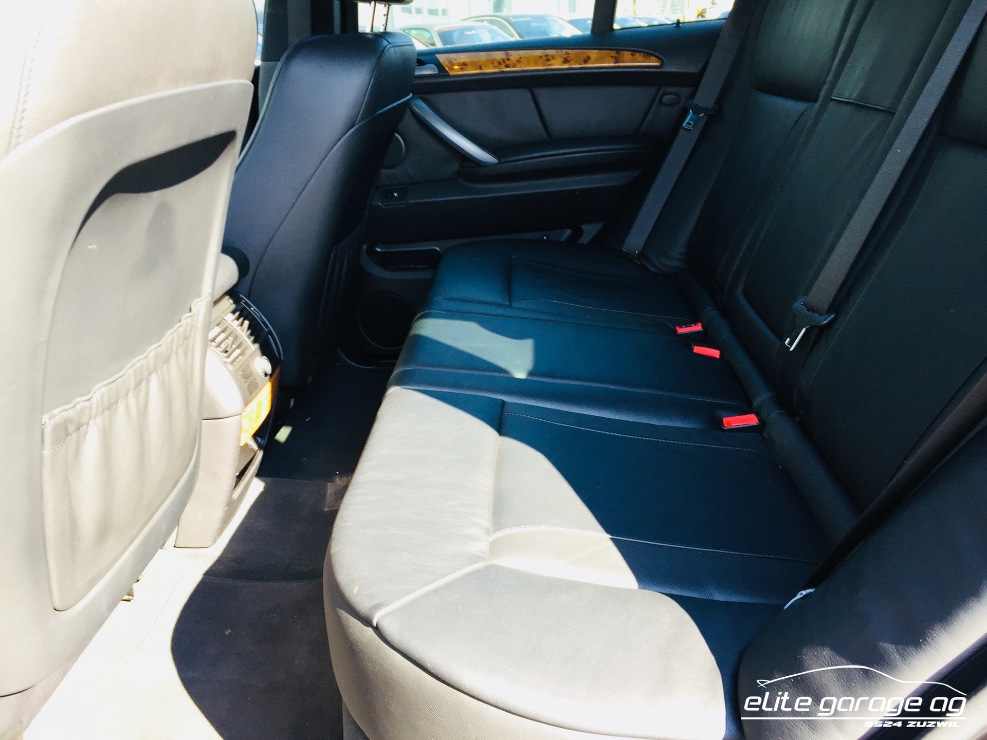 BMW X5 4.8is-image-11