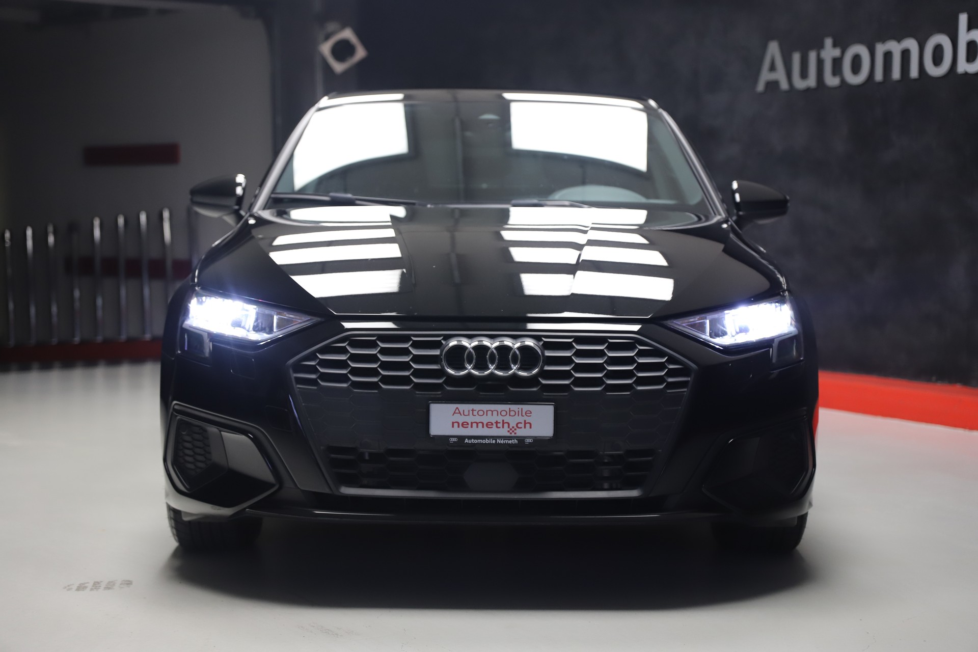AUDI A3 Sportback 40 TFSI e S-tronic-showroom-element-1