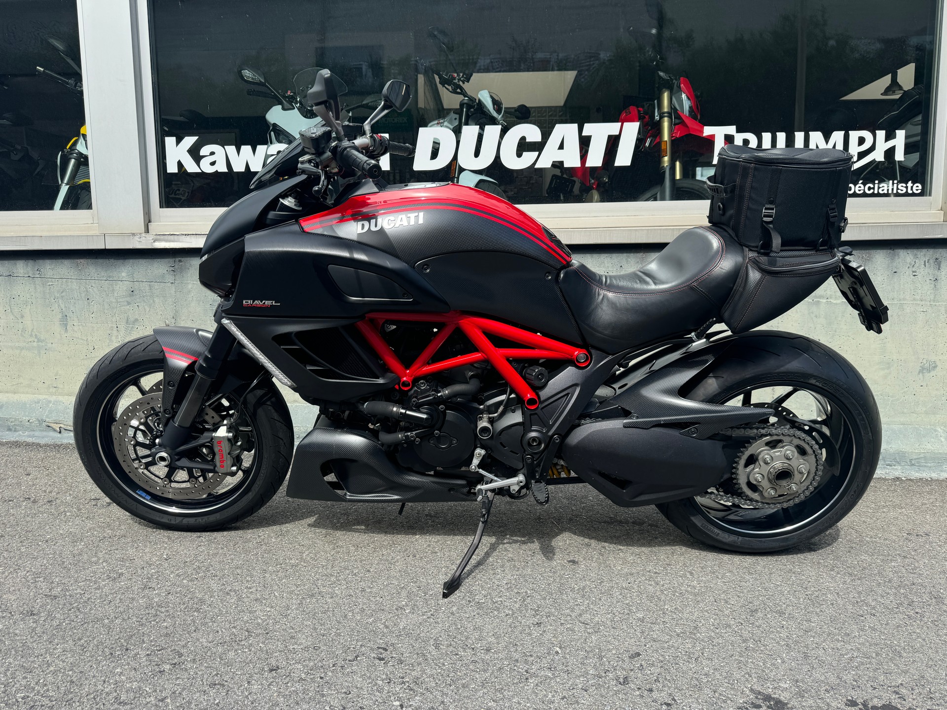 DUCATI Diavel 1200 Carbon-image-6