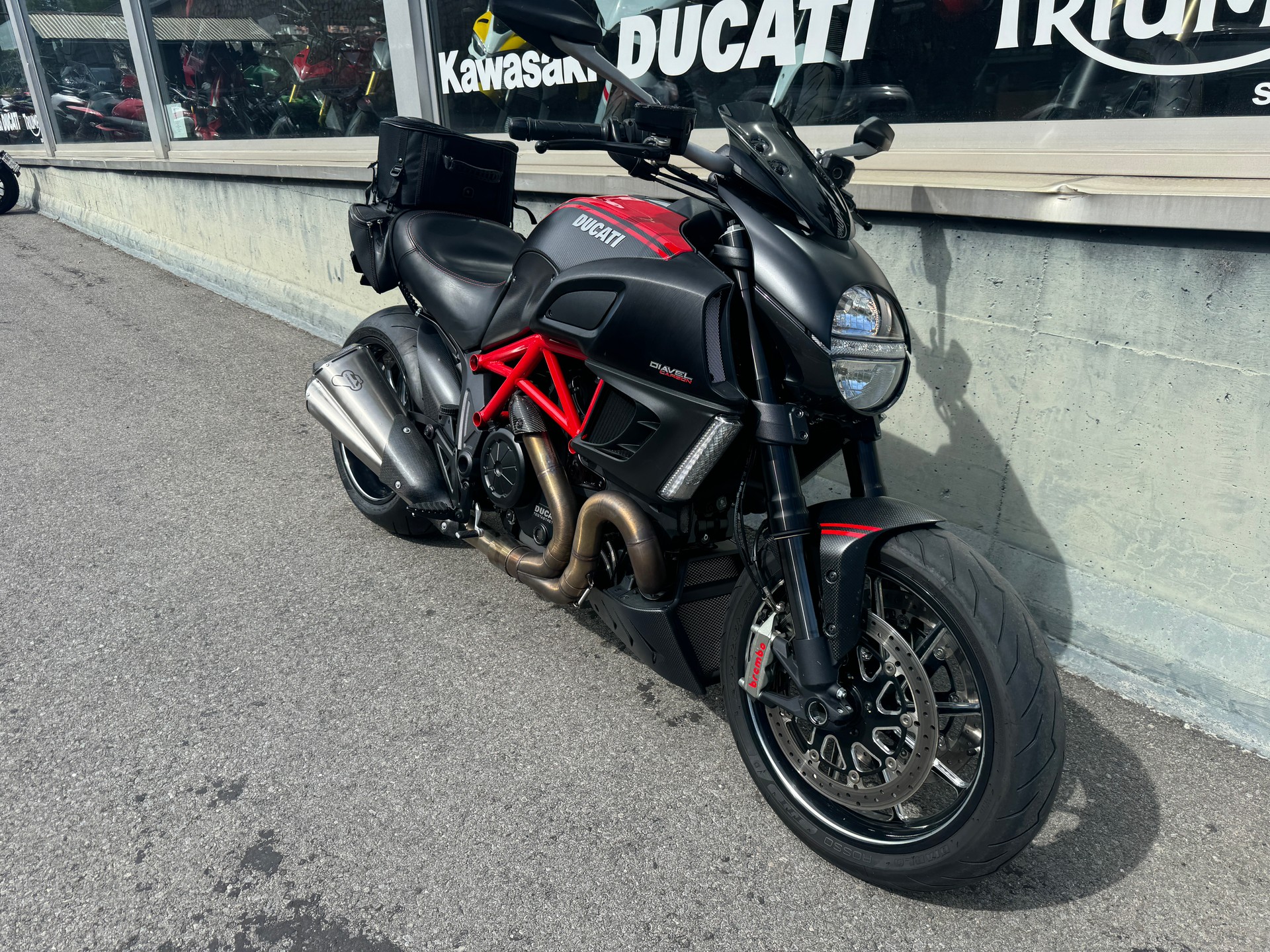 DUCATI Diavel 1200 Carbon-showroom-element-1
