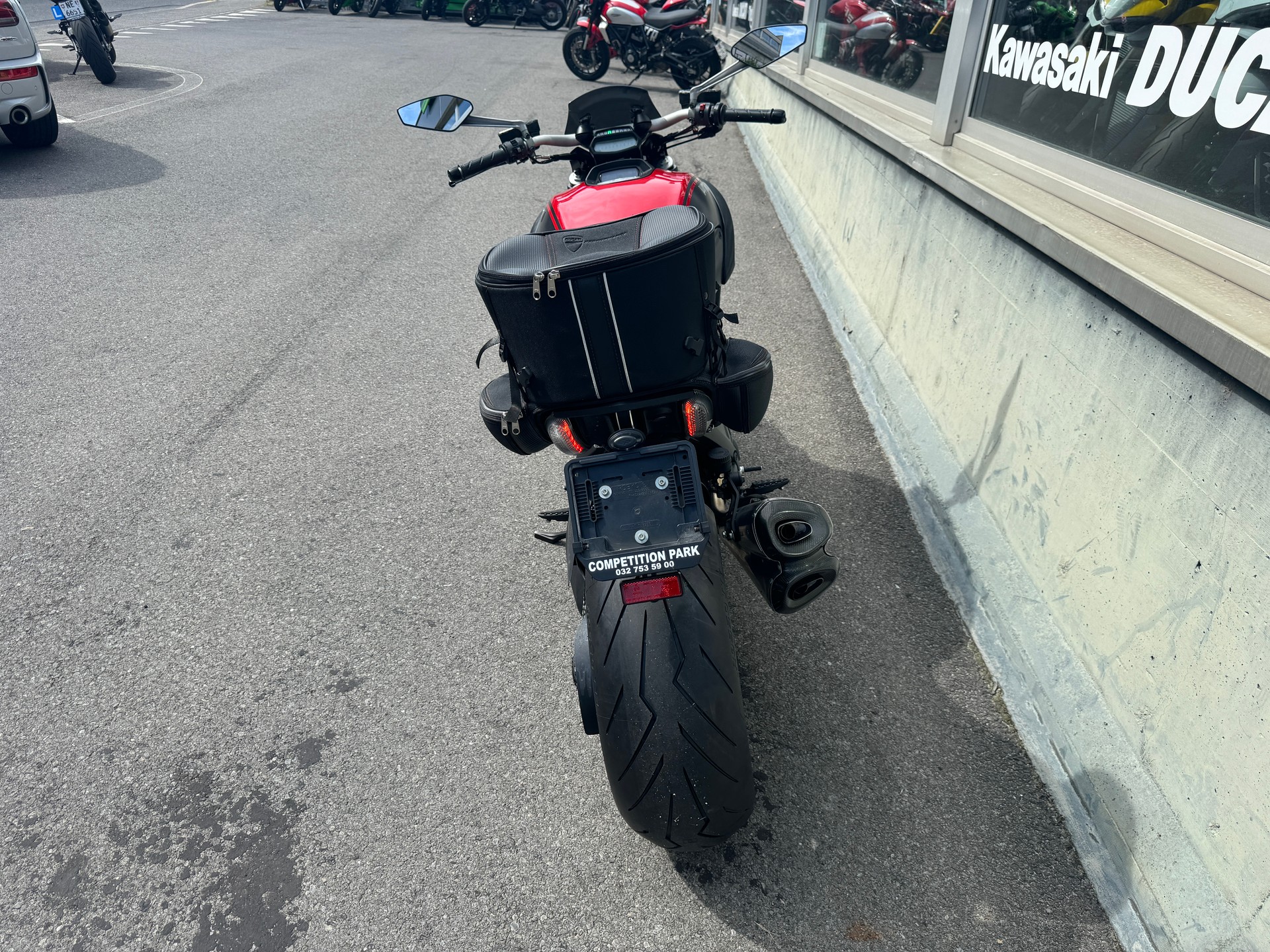 DUCATI Diavel 1200 Carbon-image-10