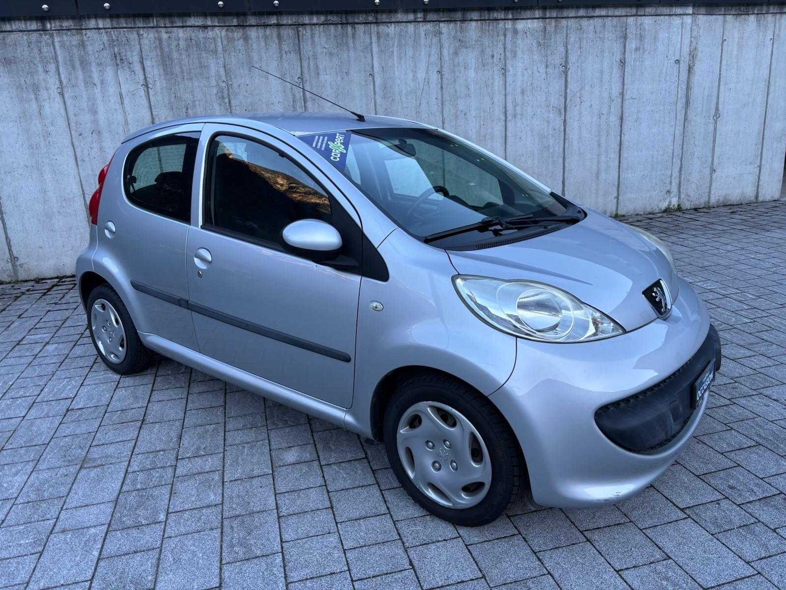 PEUGEOT 107 1.0 Trendy-image-1