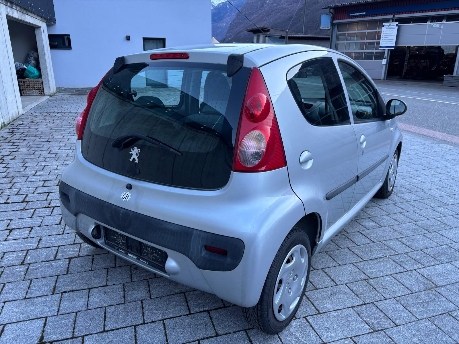 PEUGEOT 107 1.0 Trendy-image-2