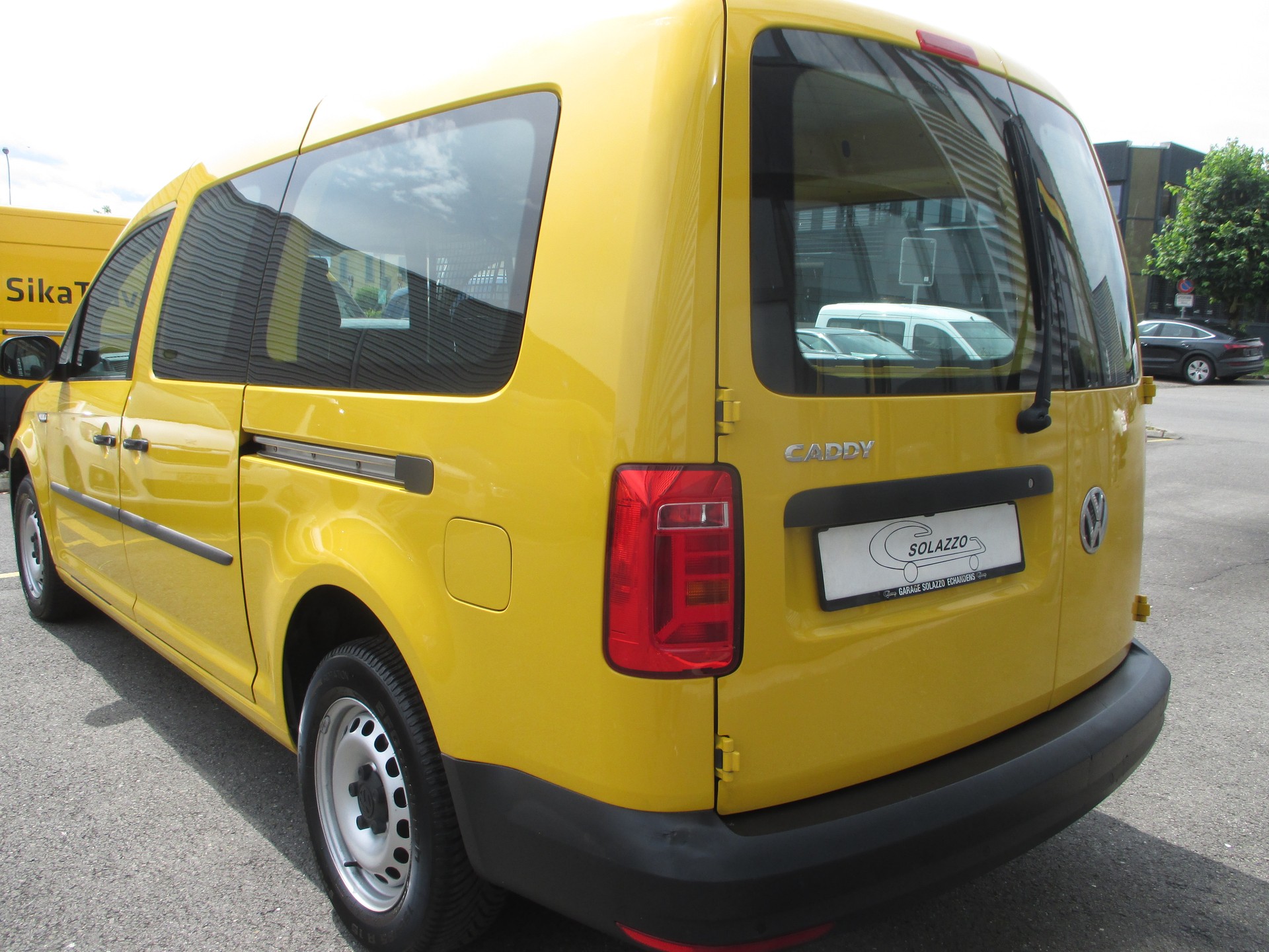 VW Caddy Maxi 1.0TSI BlueMotion Technology-image-6