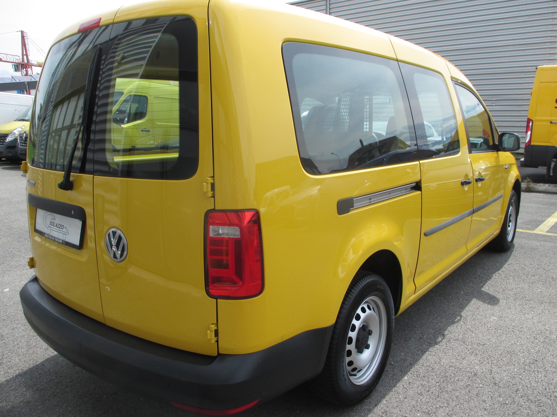VW Caddy Maxi 1.0TSI BlueMotion Technology-image-4