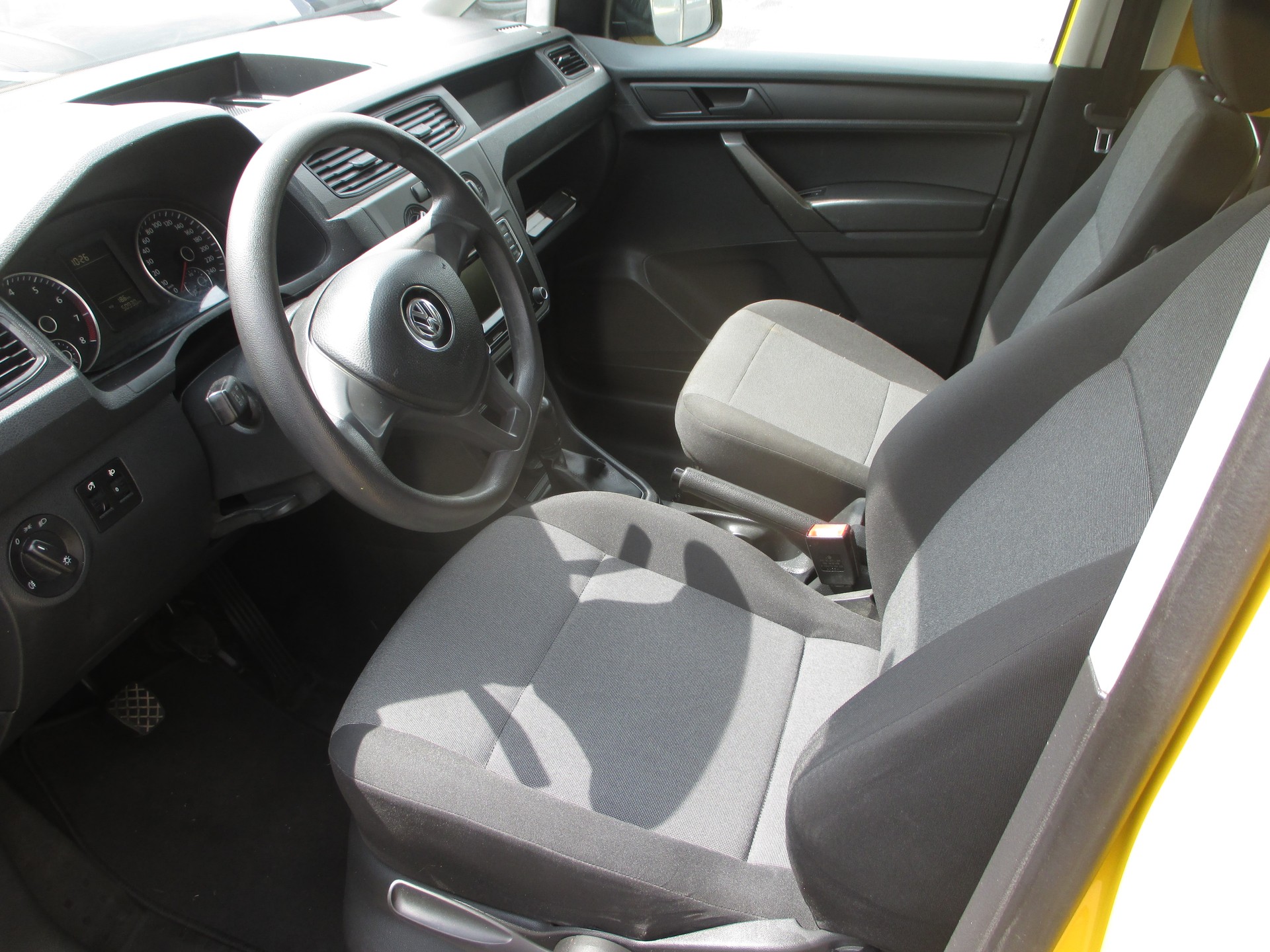 VW Caddy Maxi 1.0TSI BlueMotion Technology-image-10