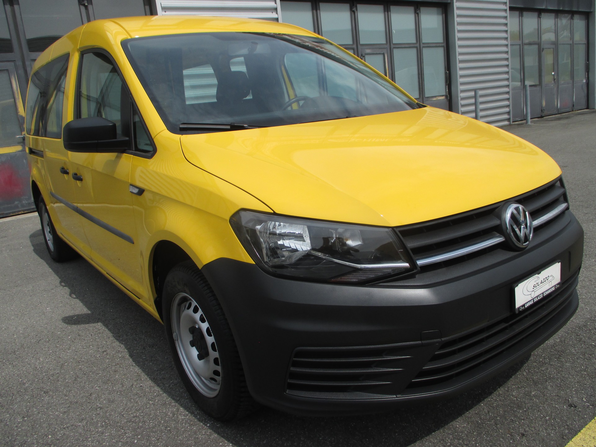 VW Caddy Maxi 1.0TSI BlueMotion Technology-image-1