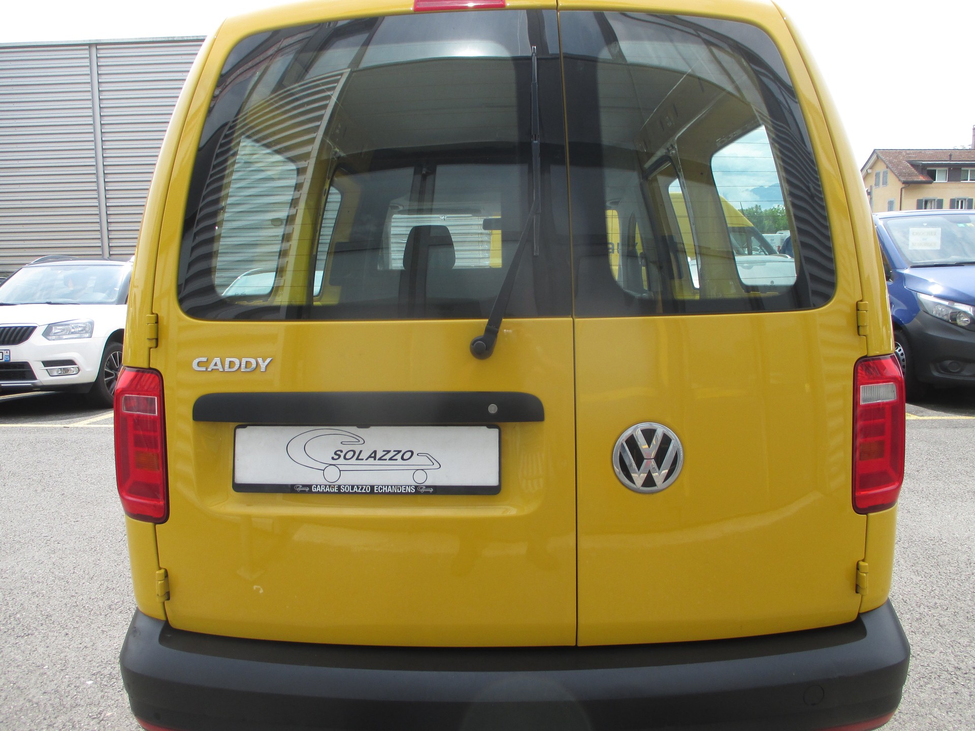 VW Caddy Maxi 1.0TSI BlueMotion Technology-image-5