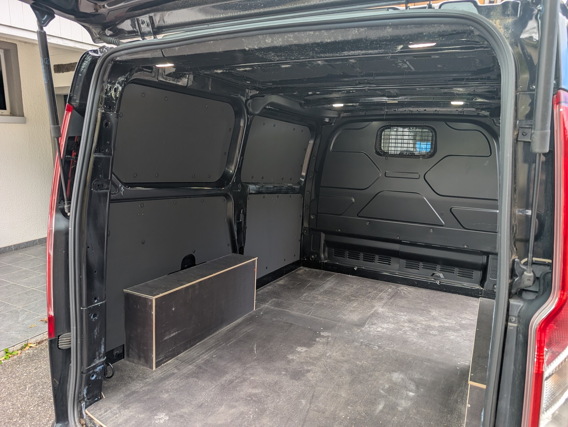 FORD Transit Custom Van 280 L1H1Trend-image-5