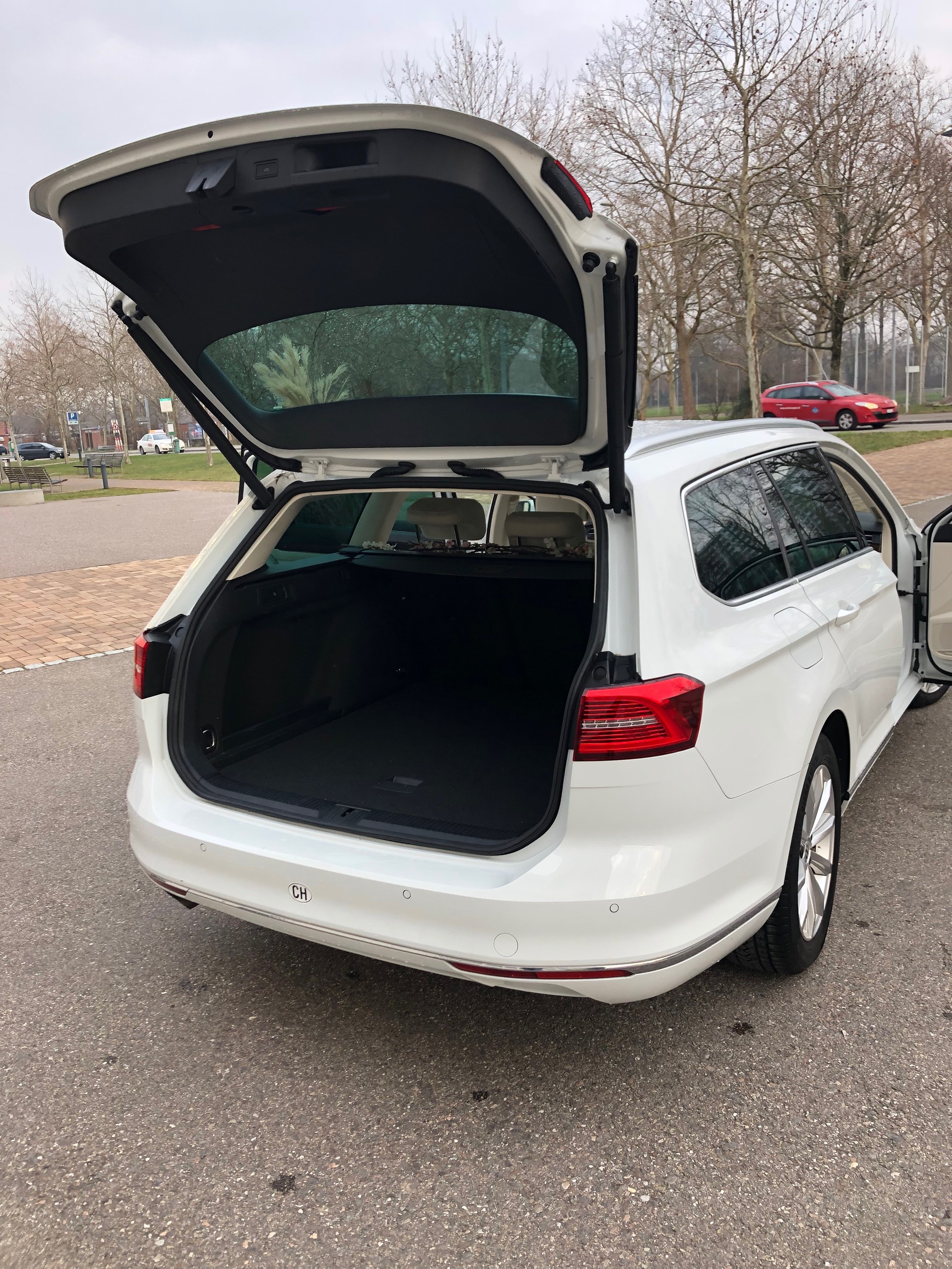 VW Passat Variant 1.8 TSI BMT Highline DSG-image-4