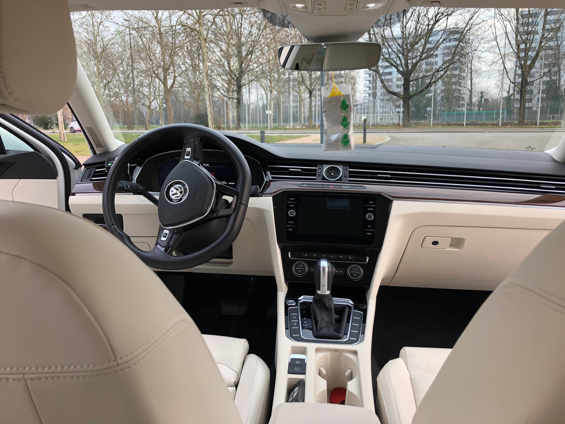 VW Passat Variant 1.8 TSI BMT Highline DSG-image-1
