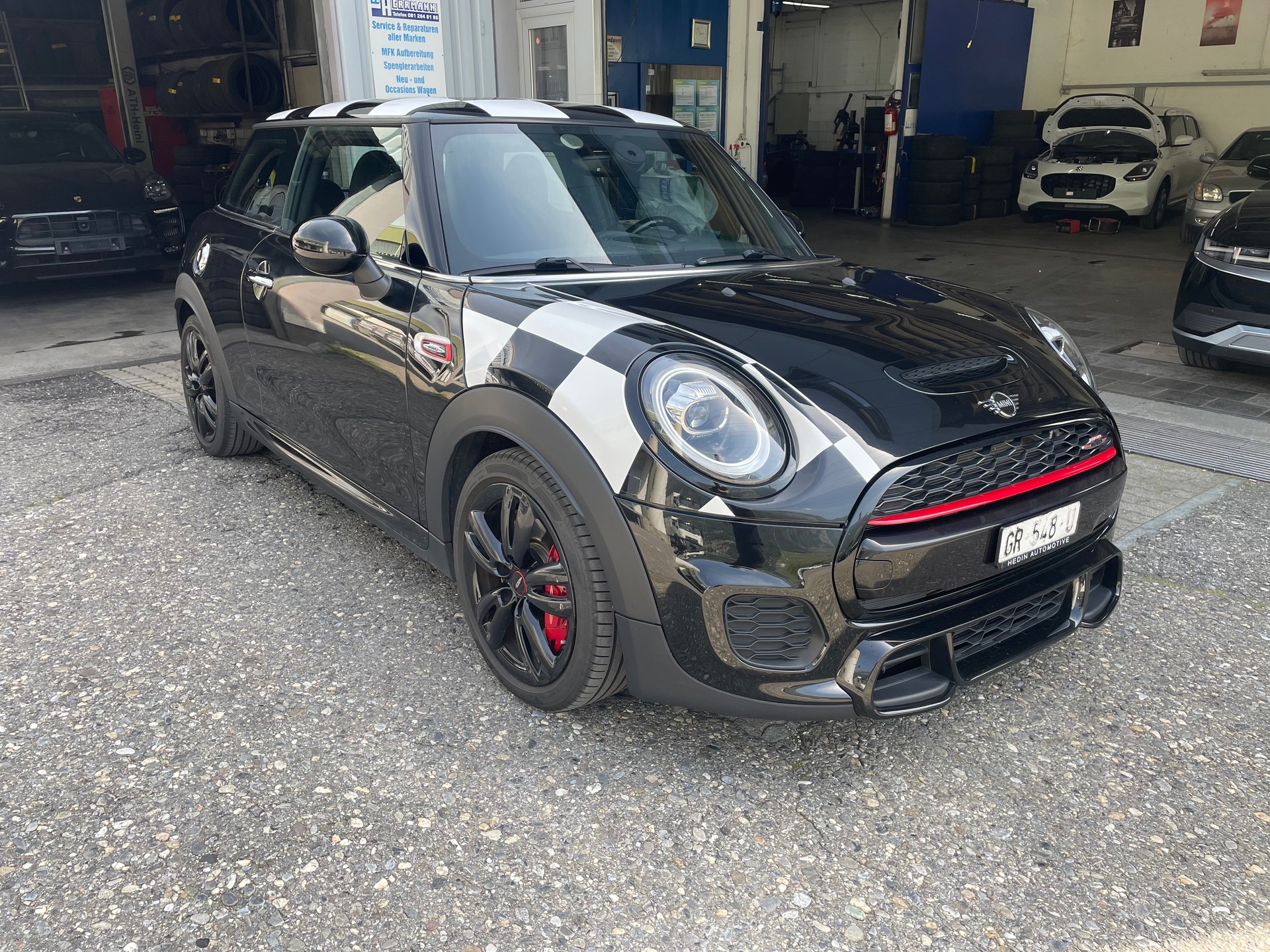 MINI Cooper John Cooper Works Steptronic-image-11