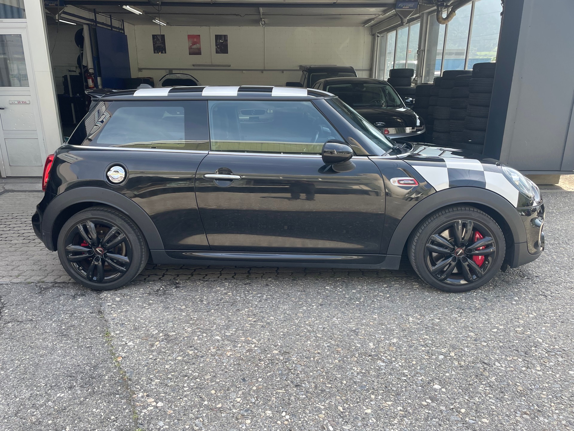 MINI Cooper John Cooper Works Steptronic-image-15