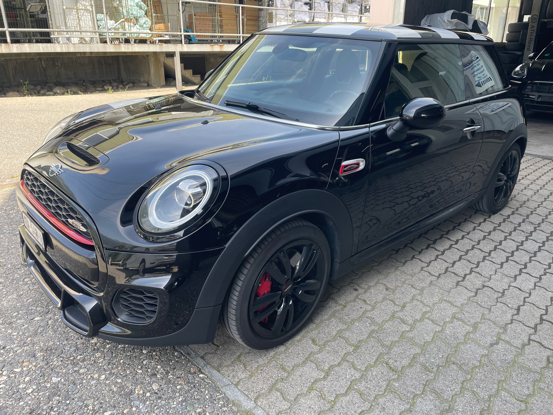 MINI Cooper John Cooper Works Steptronic-image-12