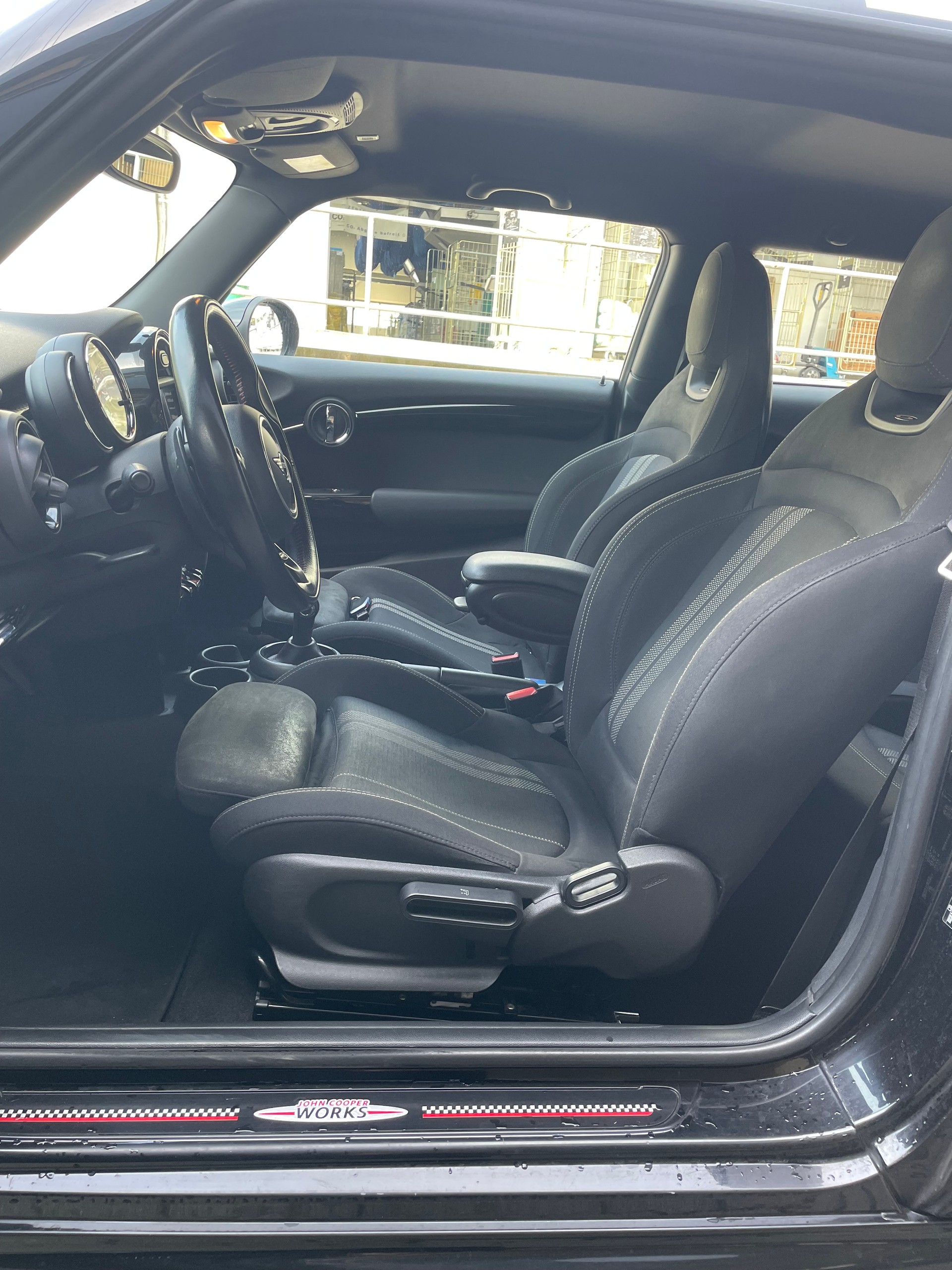 MINI Cooper John Cooper Works Steptronic-image-2