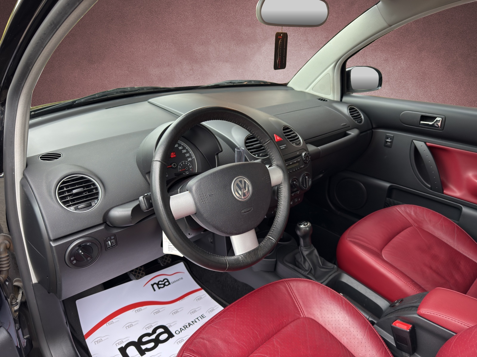 VW Beetle 1.6-image-5
