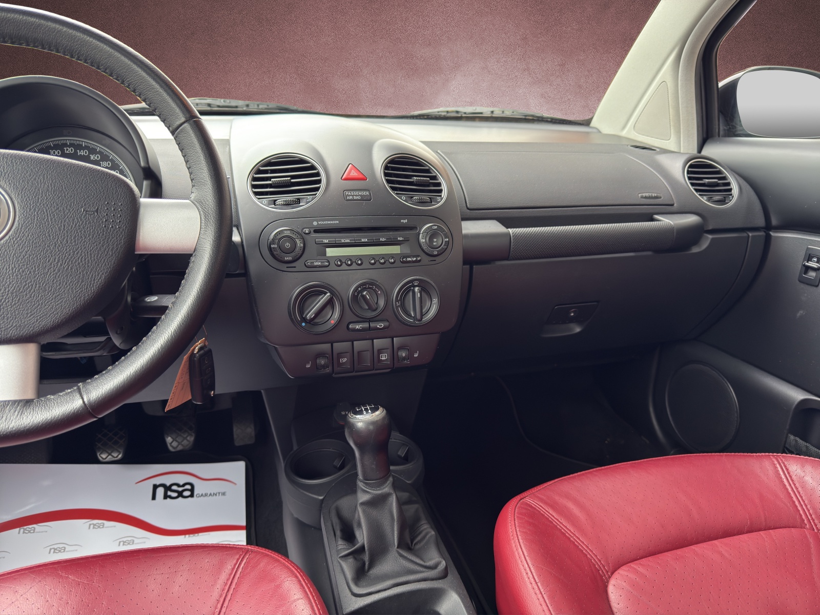 VW Beetle 1.6-image-8