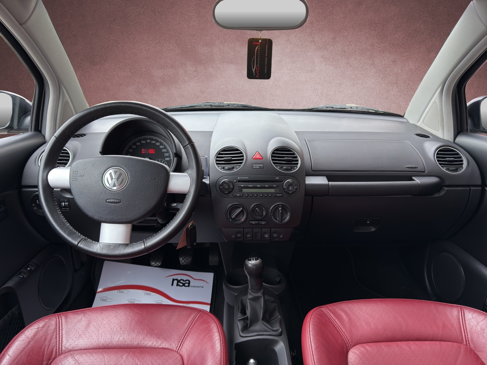 VW Beetle 1.6-image-7