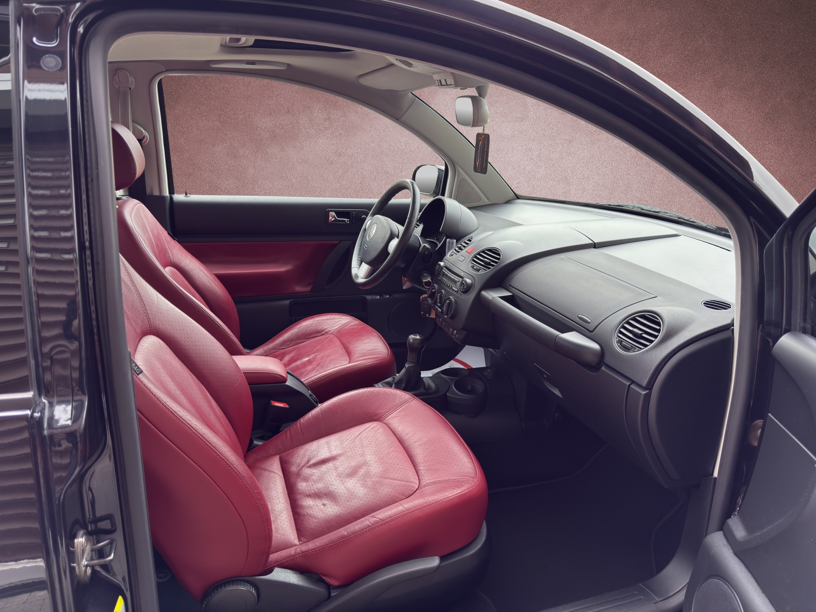 VW Beetle 1.6-image-9