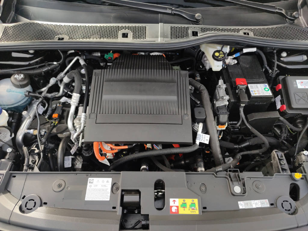 PEUGEOT 208 e-Allure-image-8