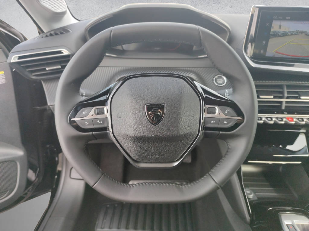PEUGEOT 208 e-Allure-image-11