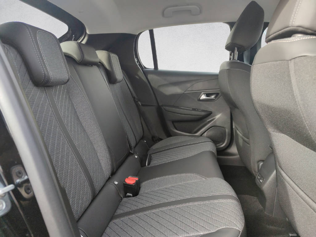PEUGEOT 208 e-Allure-image-12