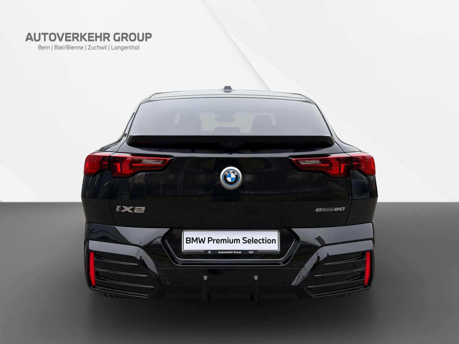 BMW iX2 eDrive 20 M Sport-image-4