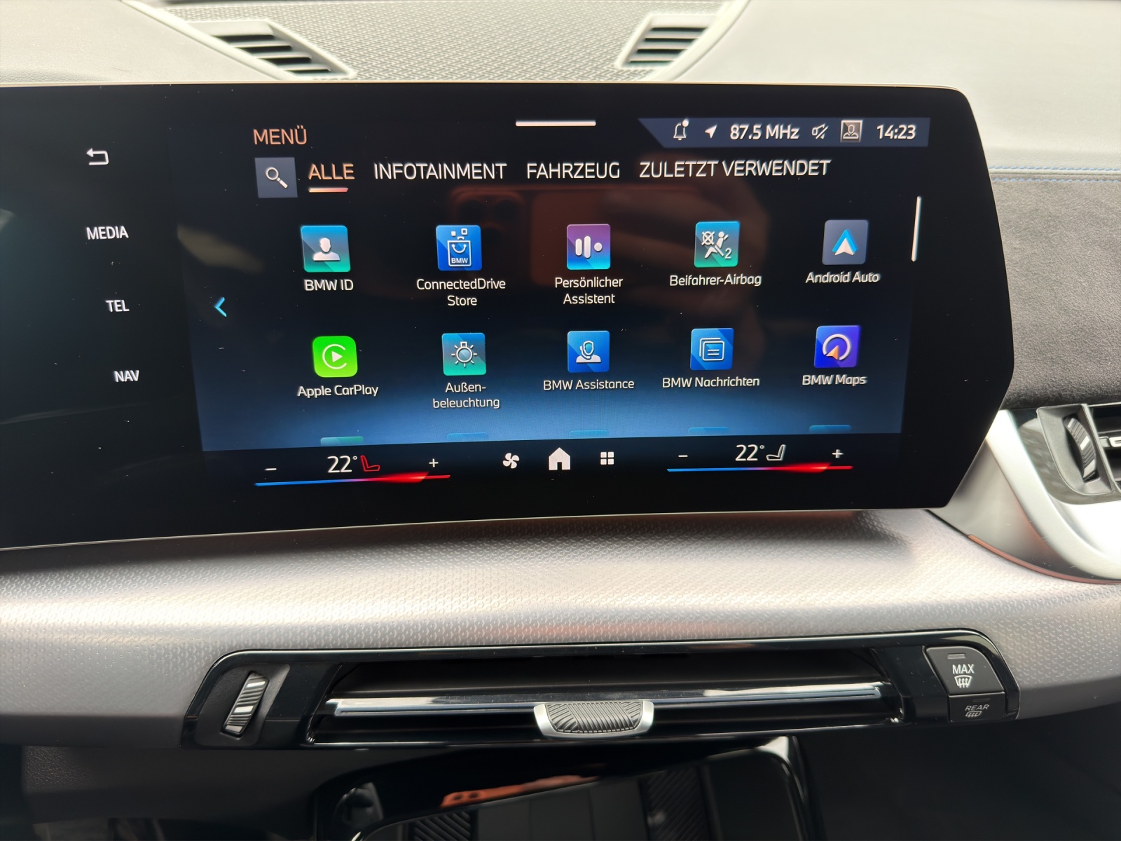 BMW iX2 eDrive 20 M Sport-image-12
