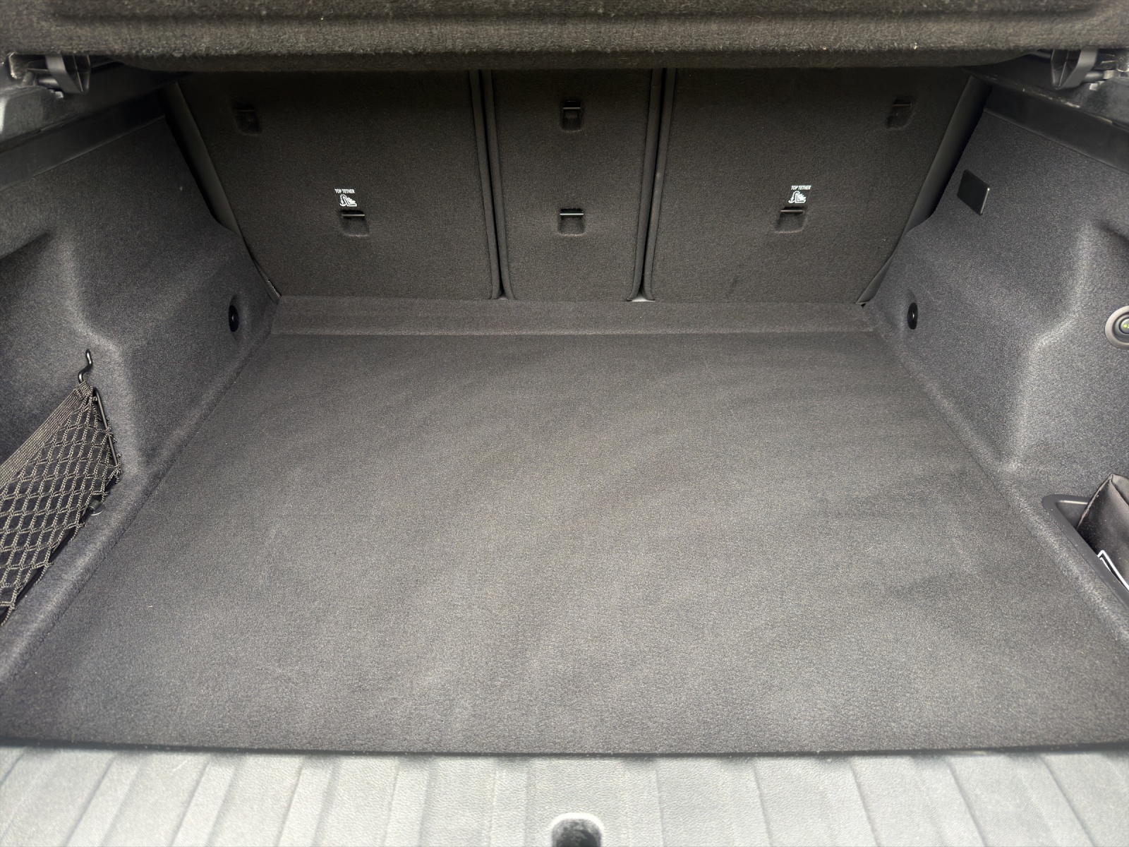 BMW iX2 eDrive 20 M Sport-image-14