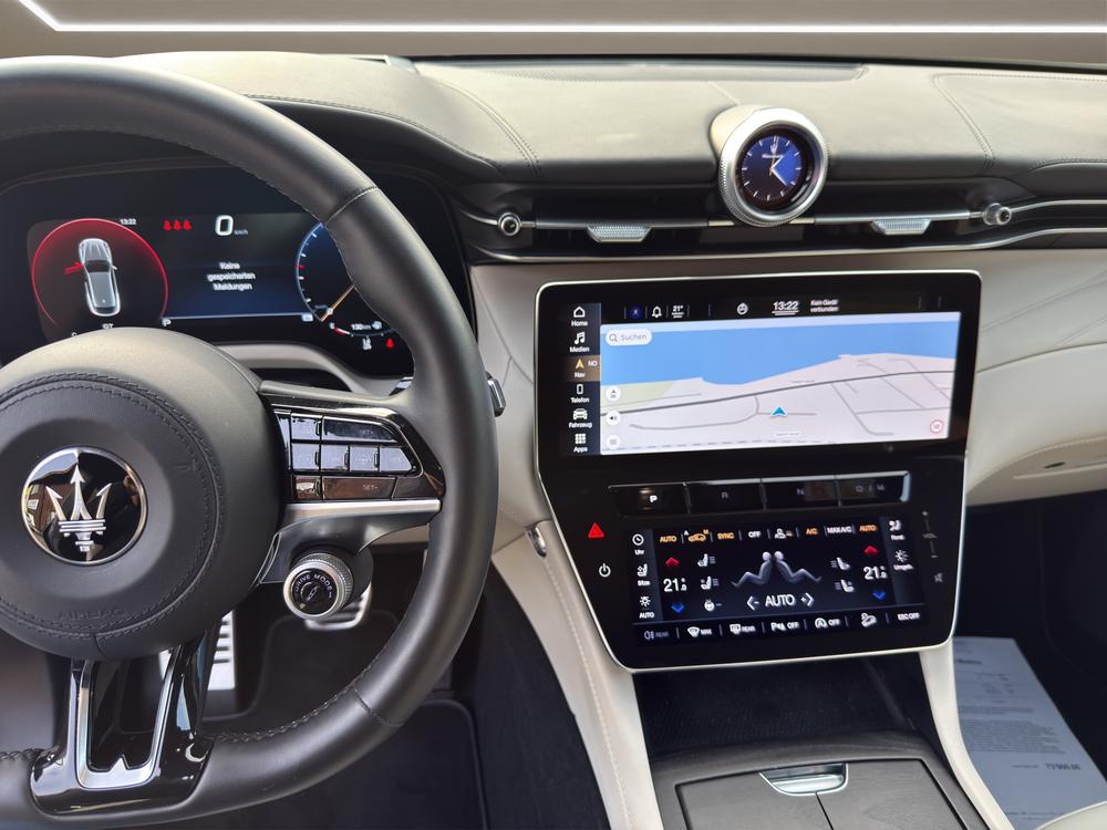 MASERATI Grecale 2.0 Hybrid Modena-image-9