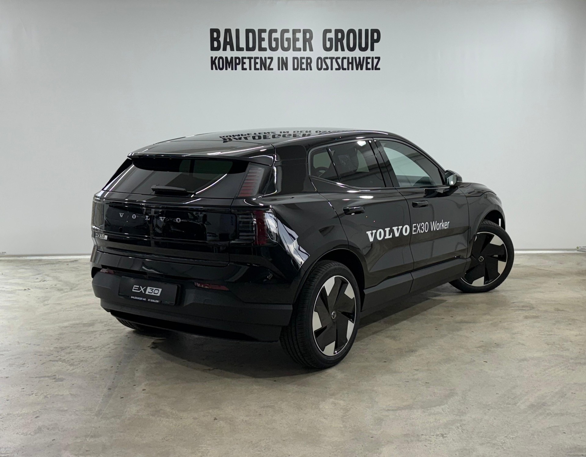 VOLVO EX 30 E60 Twin Plus Performance-image-2