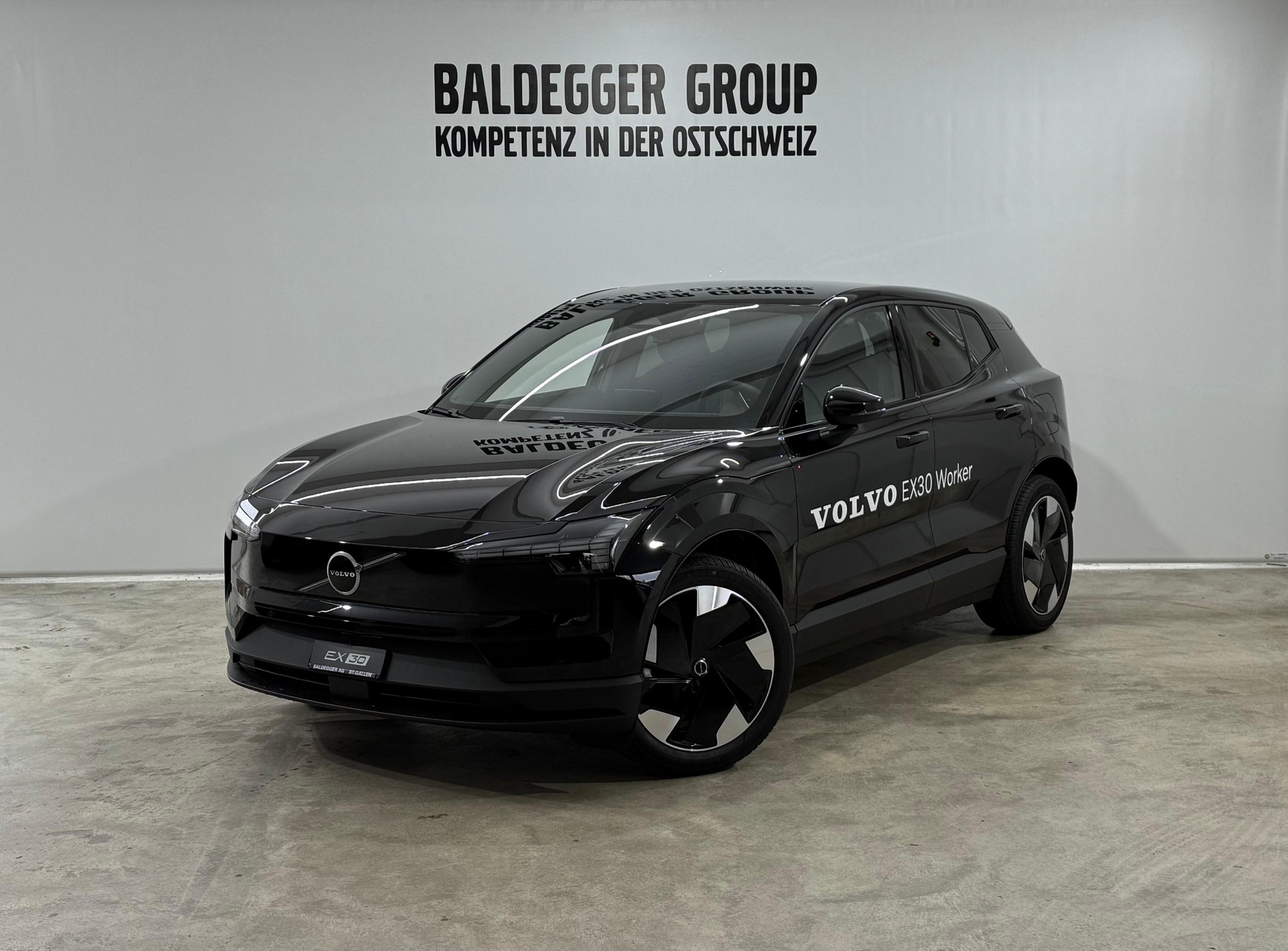 VOLVO EX 30 E60 Twin Plus Performance-image-0