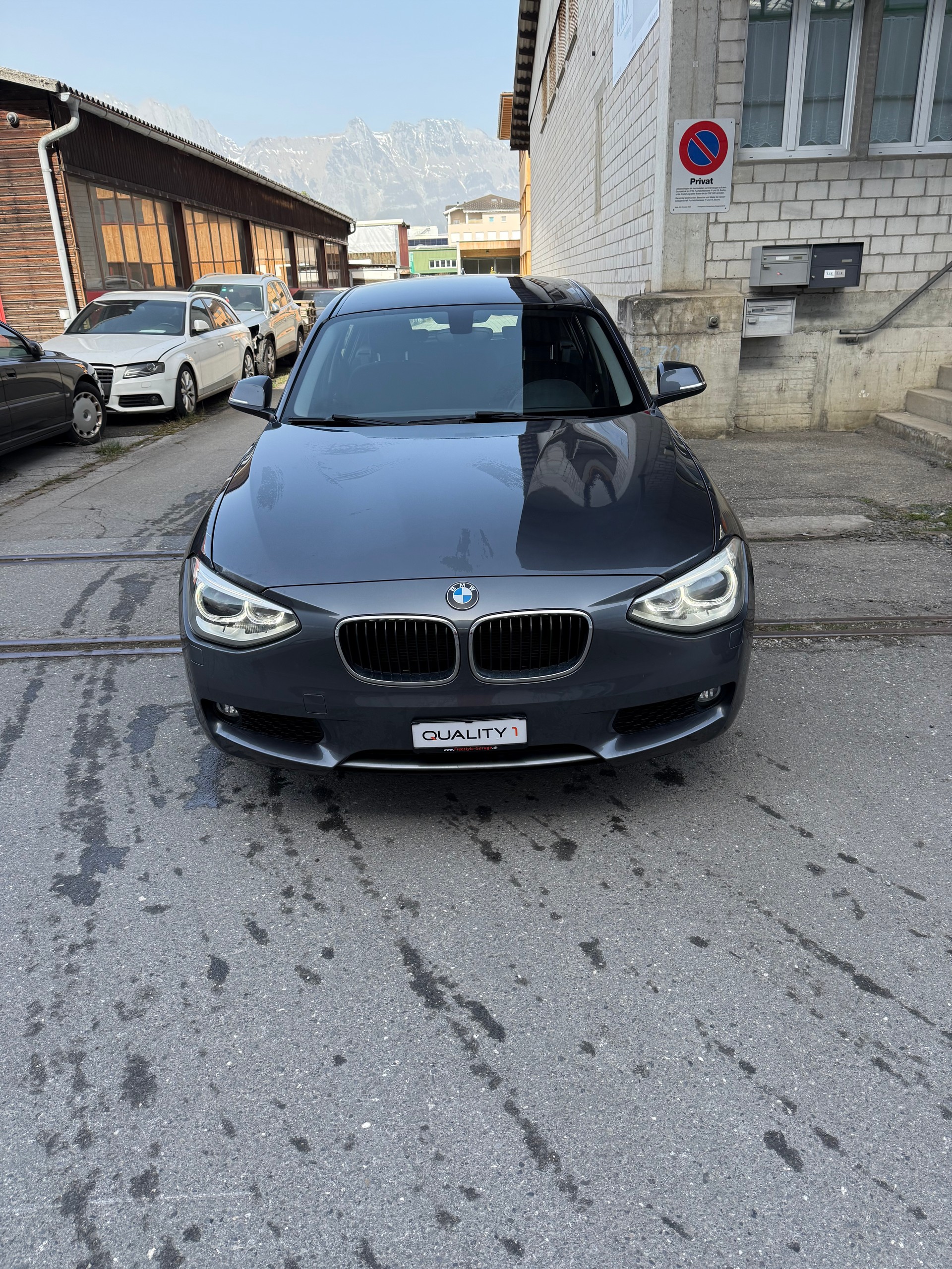 BMW 116i-image-1