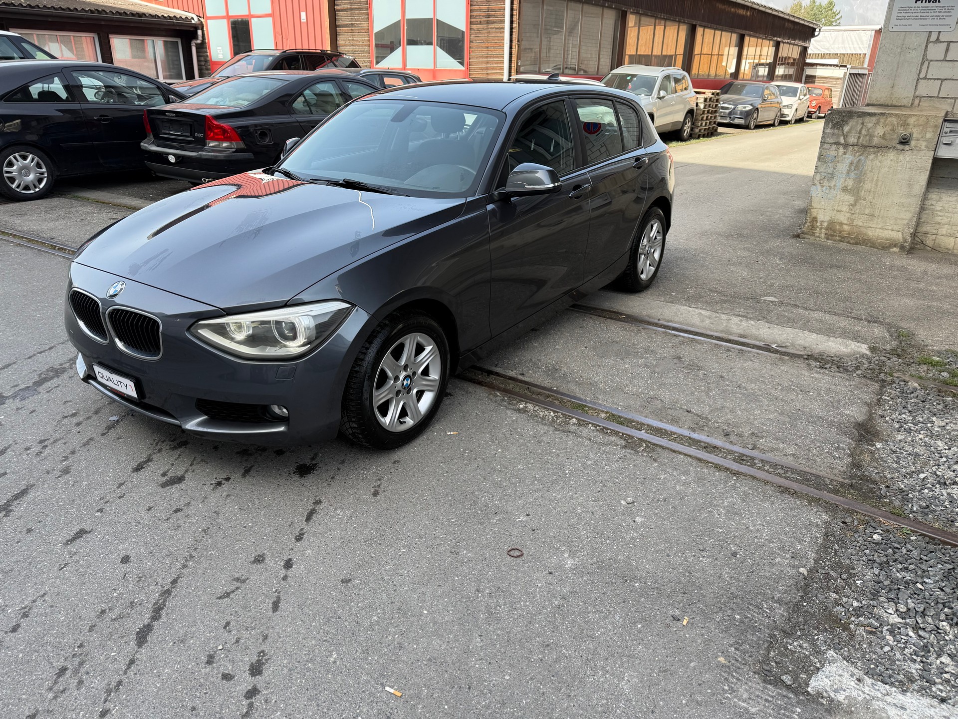 BMW 116i-image-2